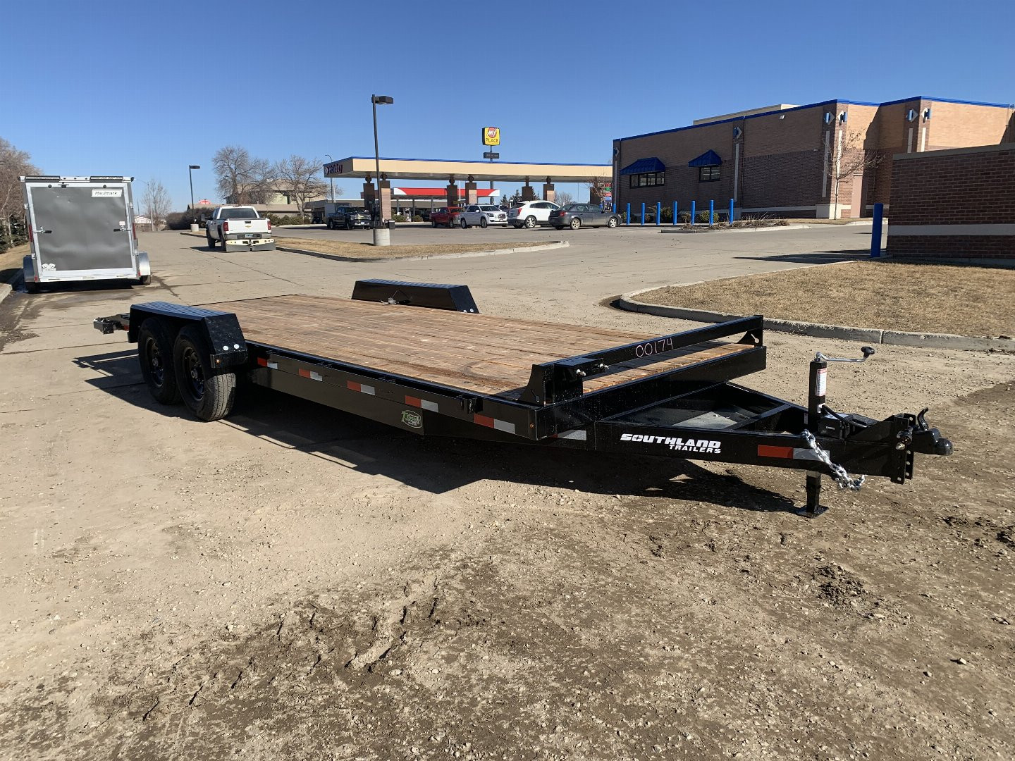 New 2024 Southland 22’ Flatbed 2-7000lb axles = 14K Dovetail Trailer with ALUMINUM Slide In Ramps