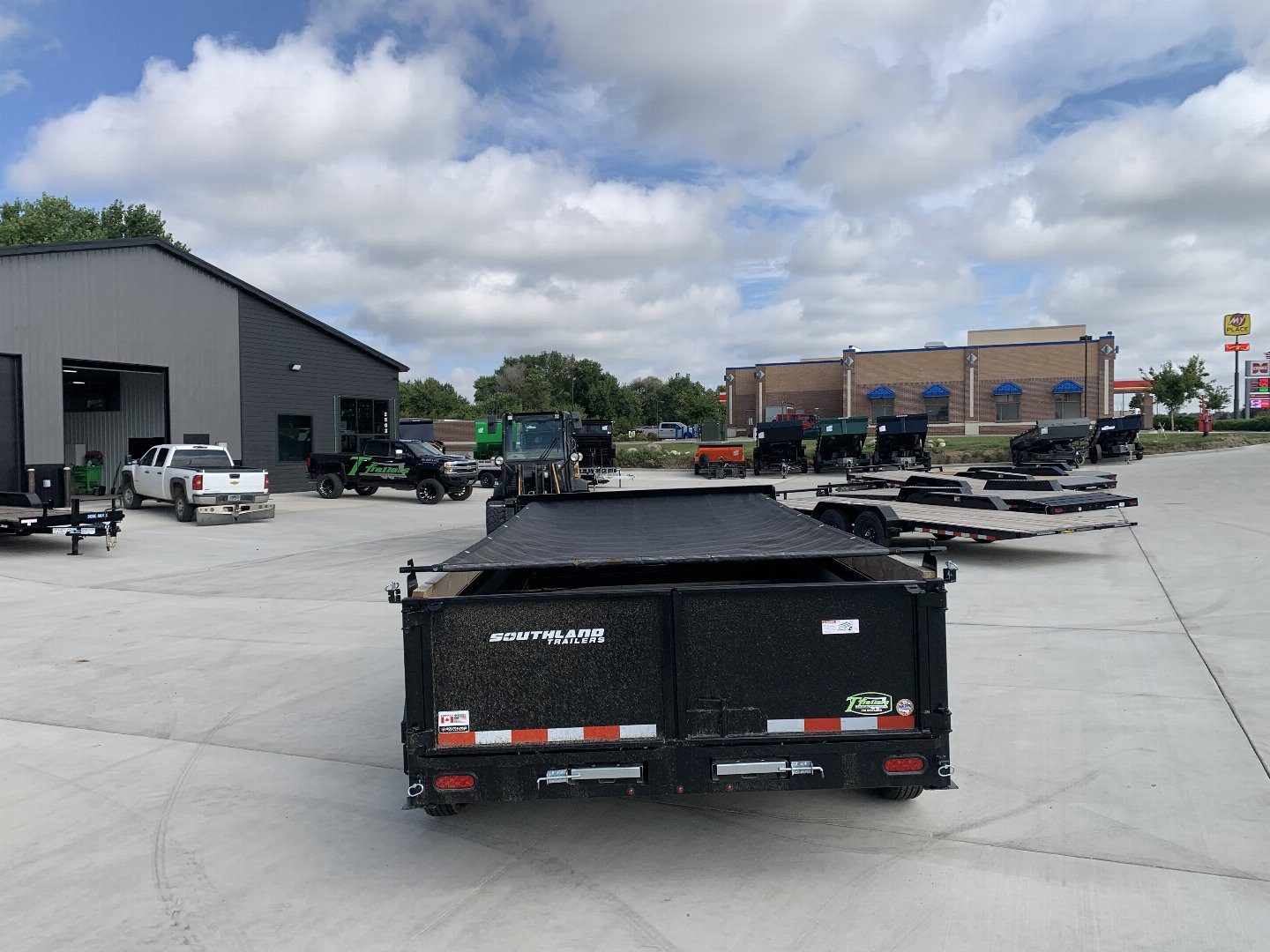 New LOWEST PRICES 2026 Southland 14ft Low Profile Dump Trailer 2-7000 lb axles =14K with Ramps