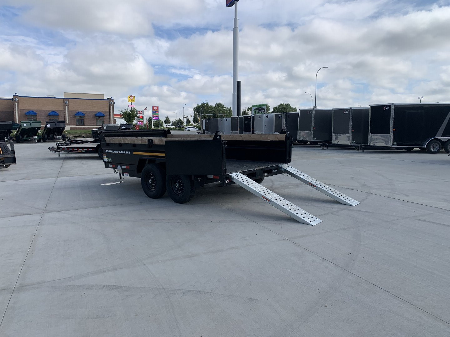 New LOWEST PRICES 2026 Southland 14ft Low Profile Dump Trailer 2-7000 lb axles =14K with Ramps