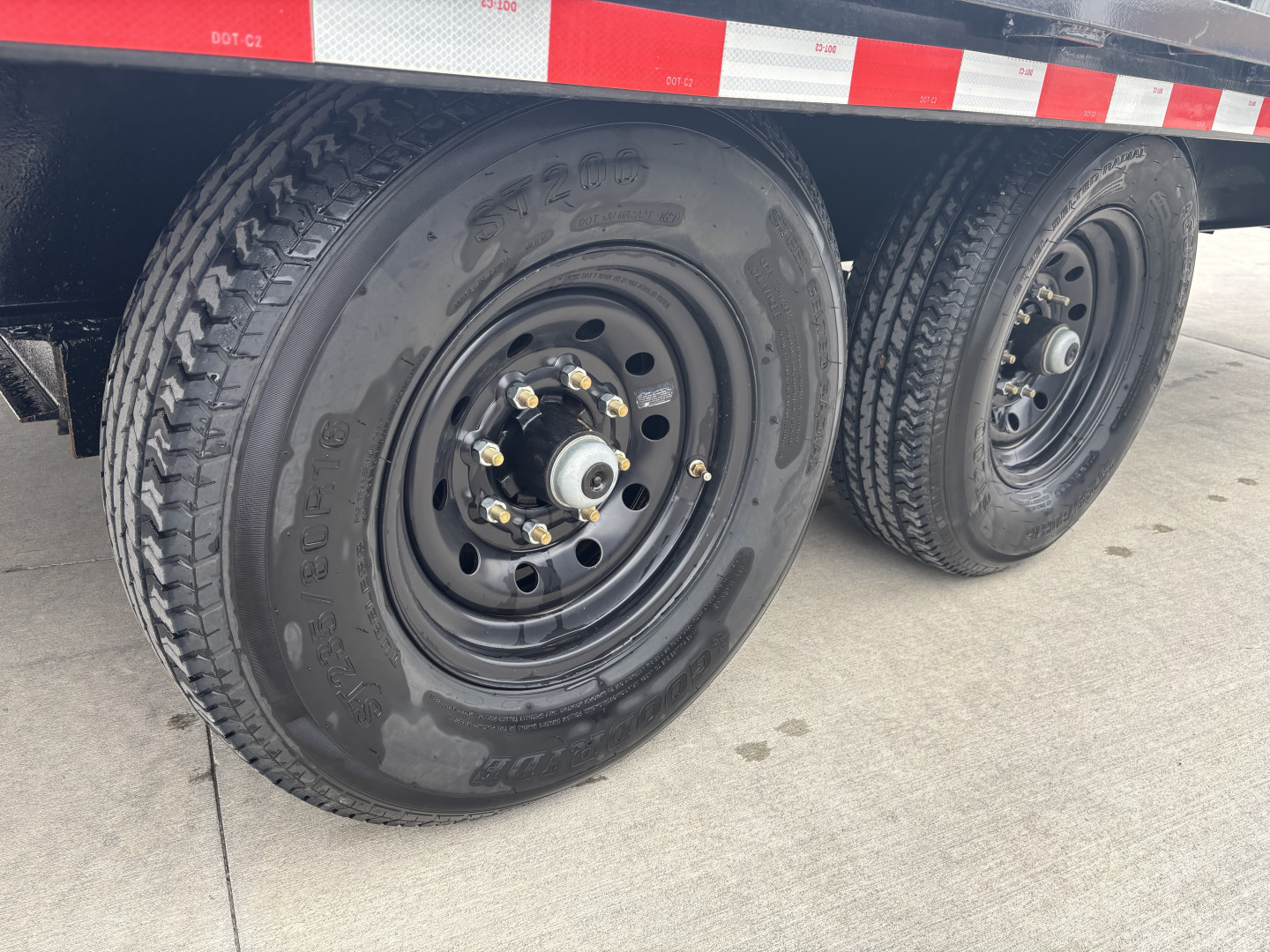 Used 2021 Norstar 22 ft deckover Flatbed Trailer