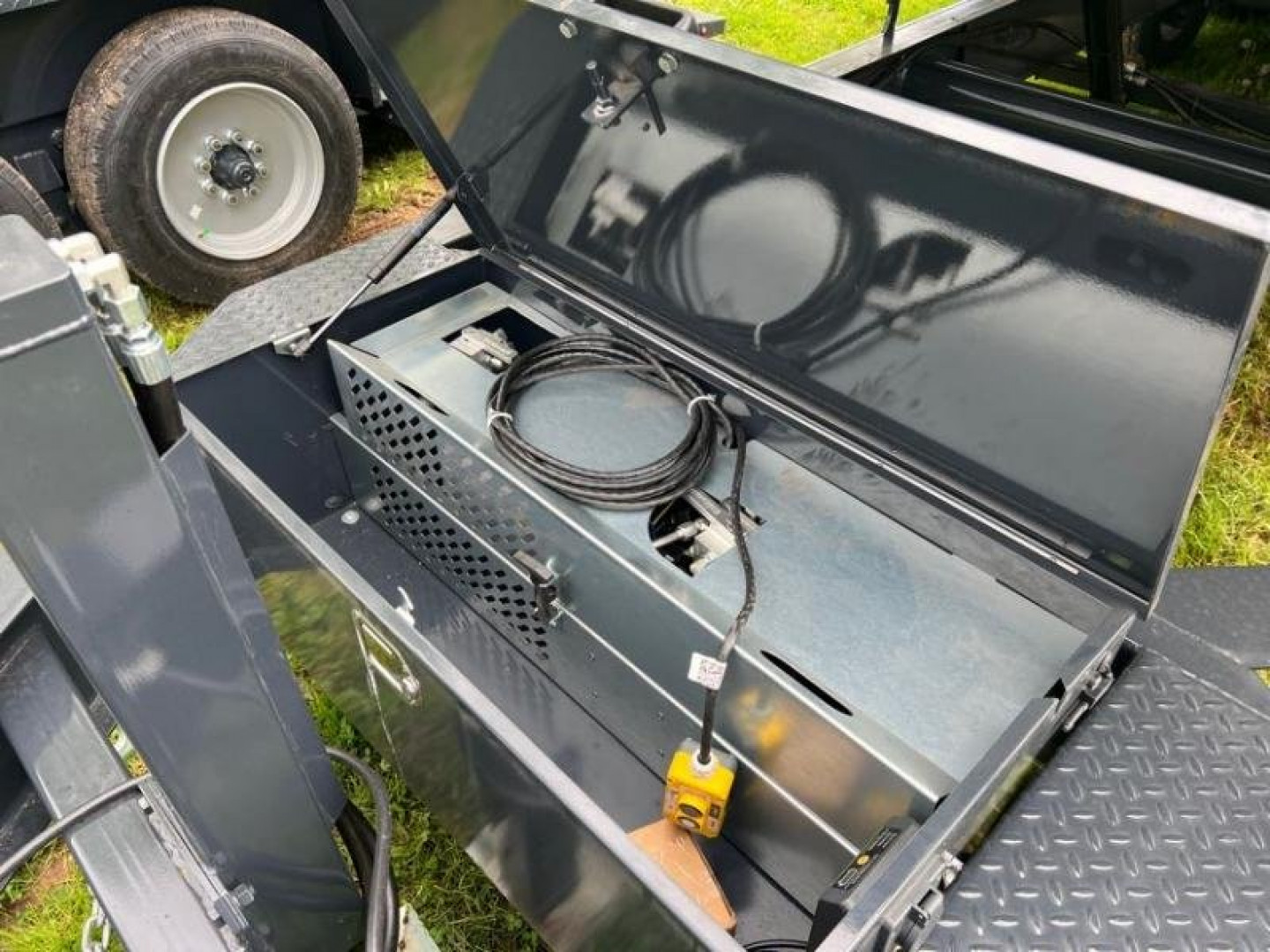 New 2025 BELMONT - 14K 8'6"x24' Full Tilt Deck Over Trailer D0924TD-15.4K Equipment Trailer