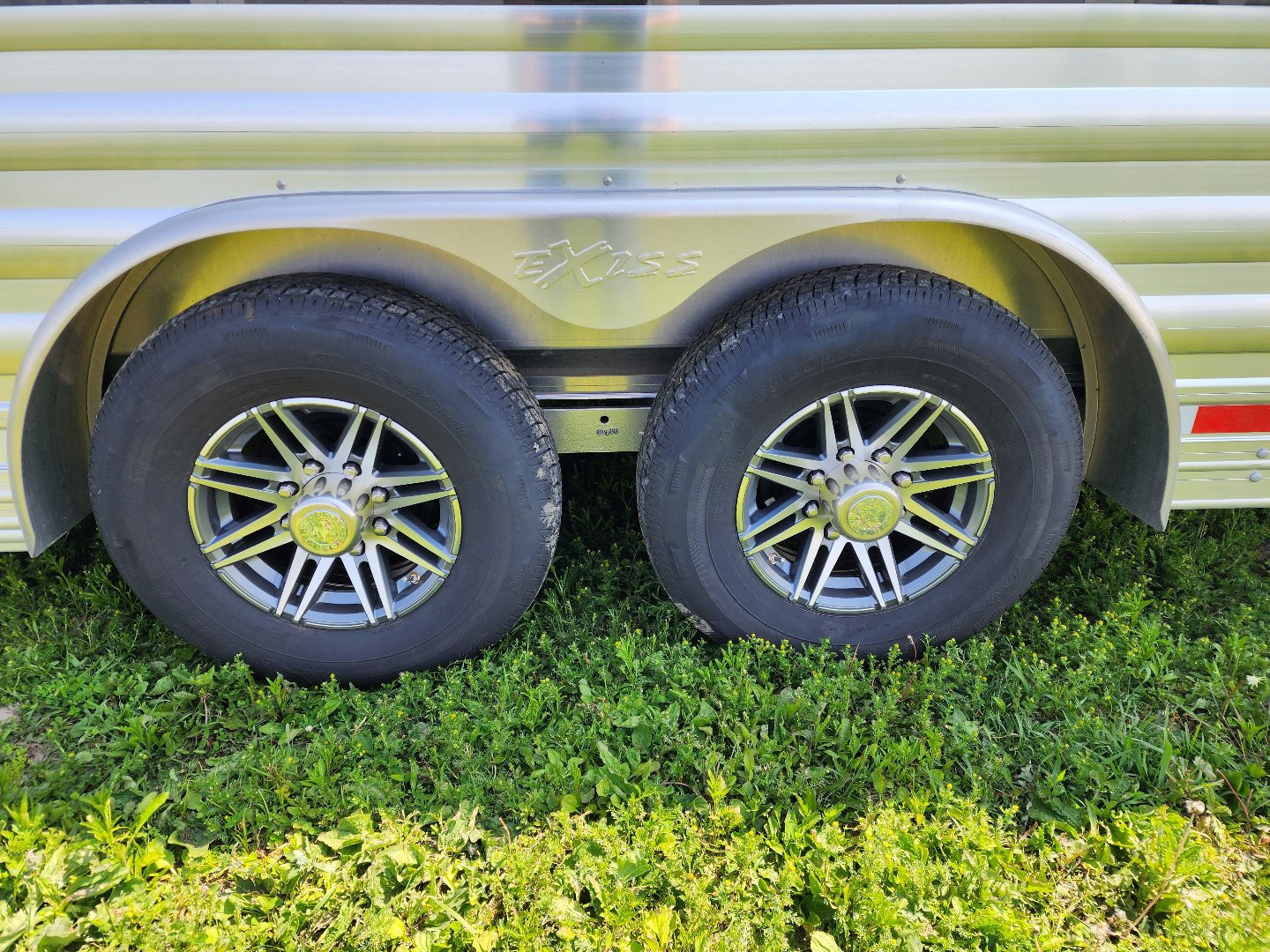 New 2025 Exiss Custom Stock STC 6 Pen / Stock Combo Trailer