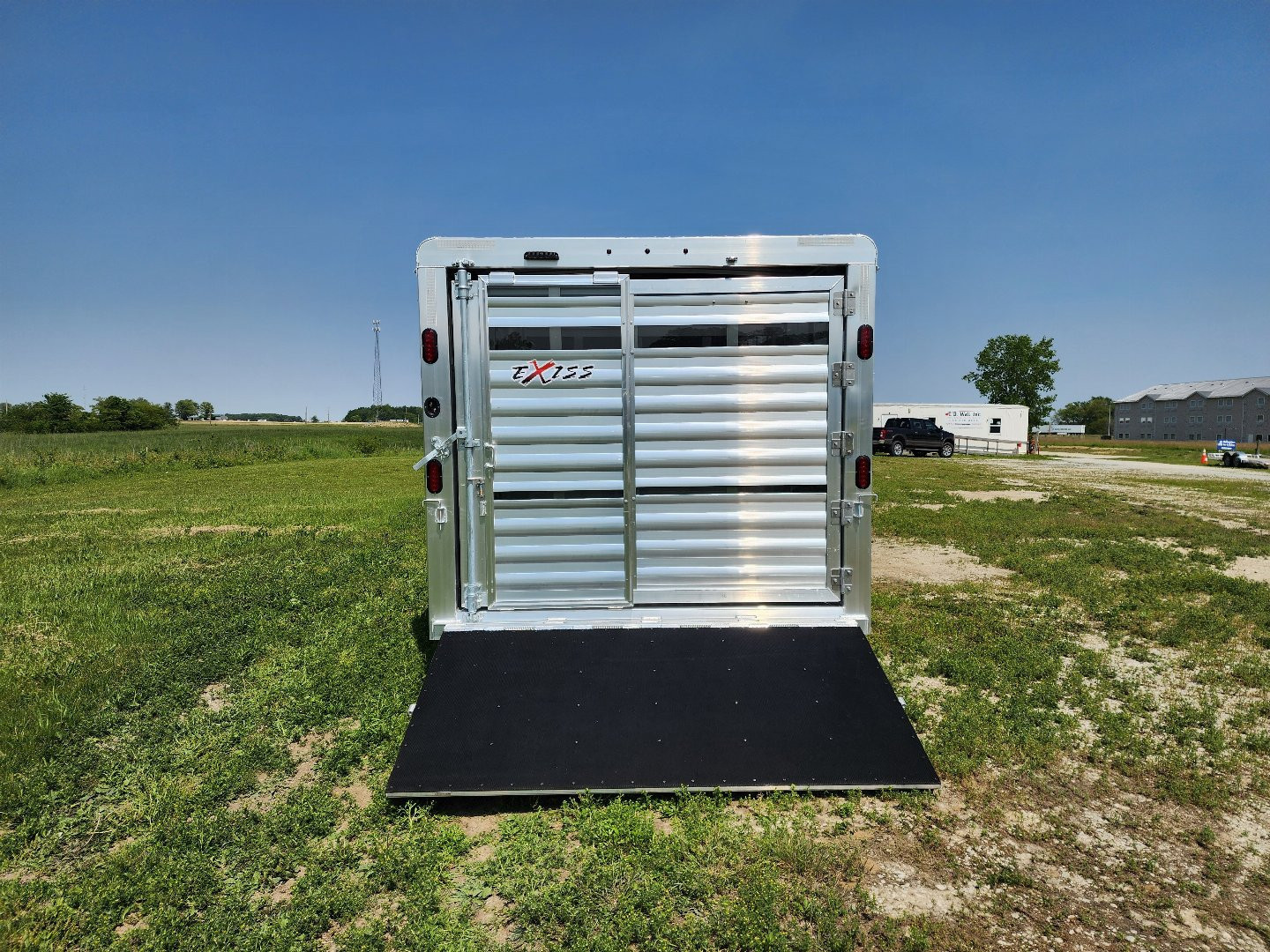 New 2025 Exiss Custom Stock STC 6 Pen / Stock Combo Trailer