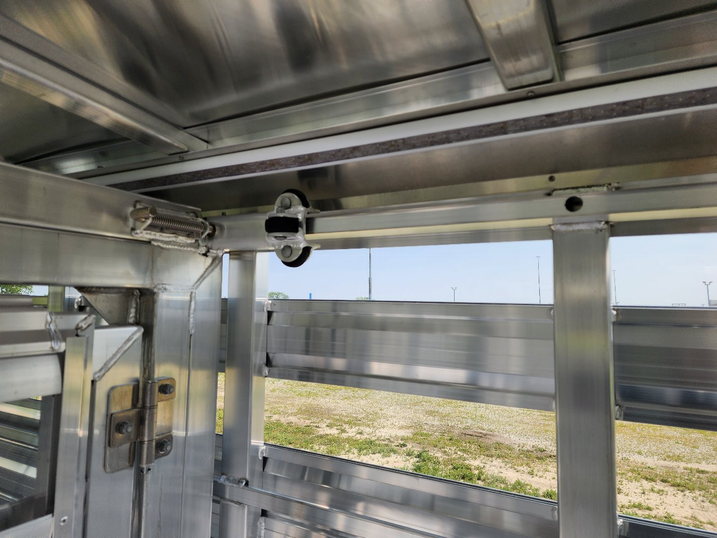 New 2025 Exiss Custom Stock STC 6 Pen / Stock Combo Trailer