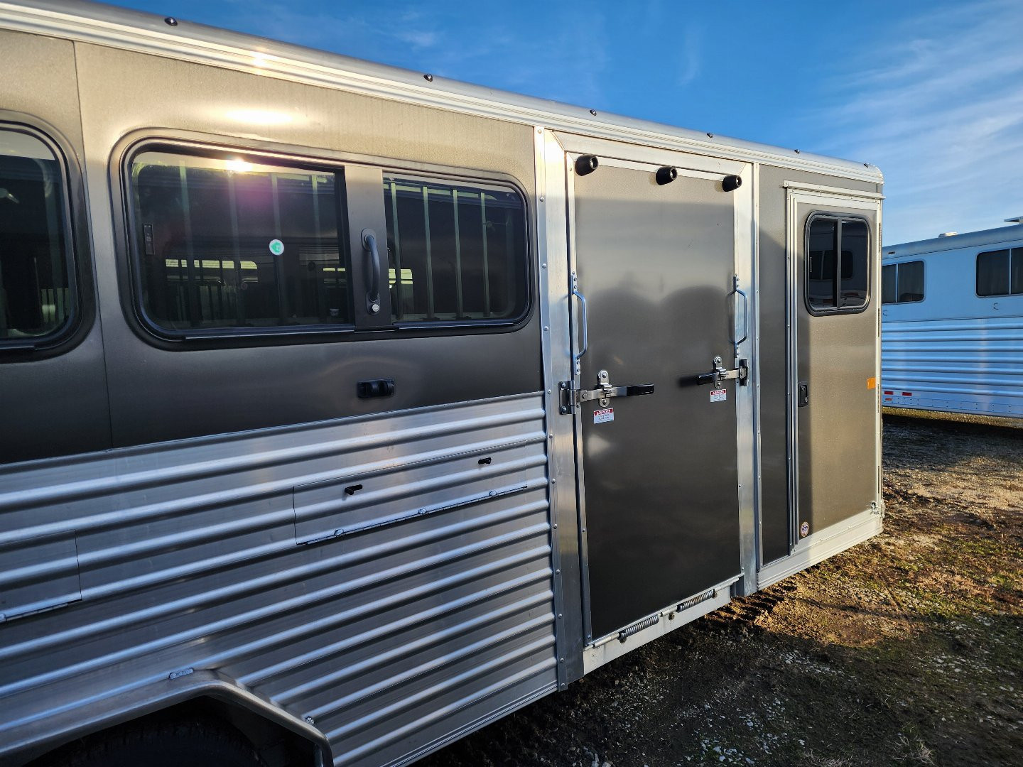 New 2026 Frontier Low Pro DDFW 8 Pen/ Stock Combo Trailer