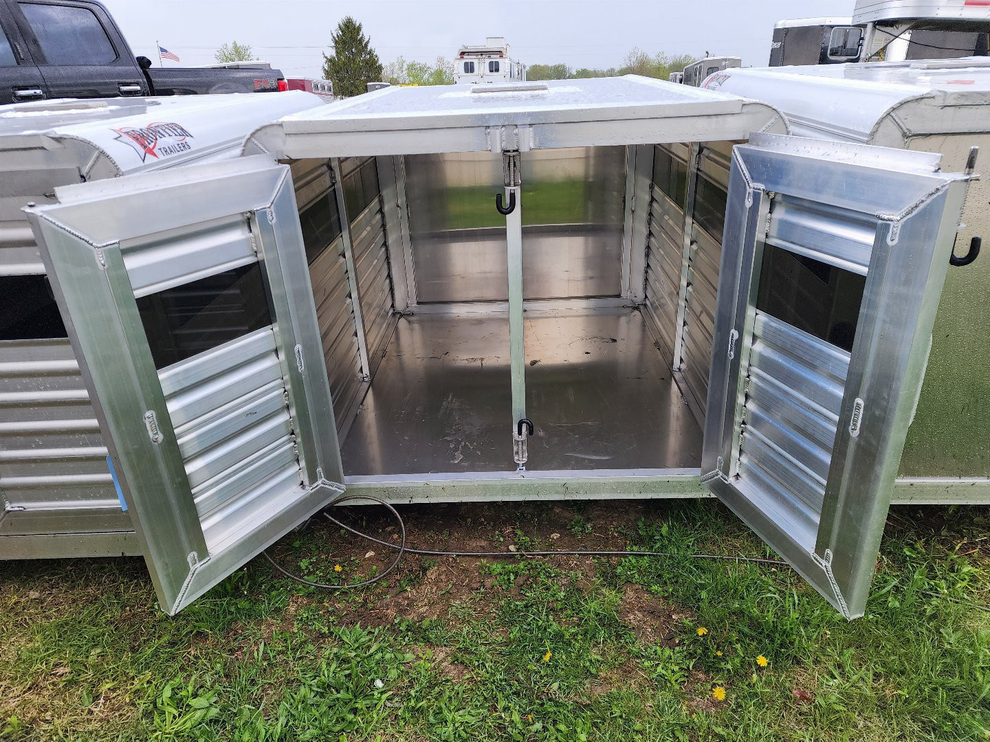 New 2026 Frontier livestock box Truck Boxes