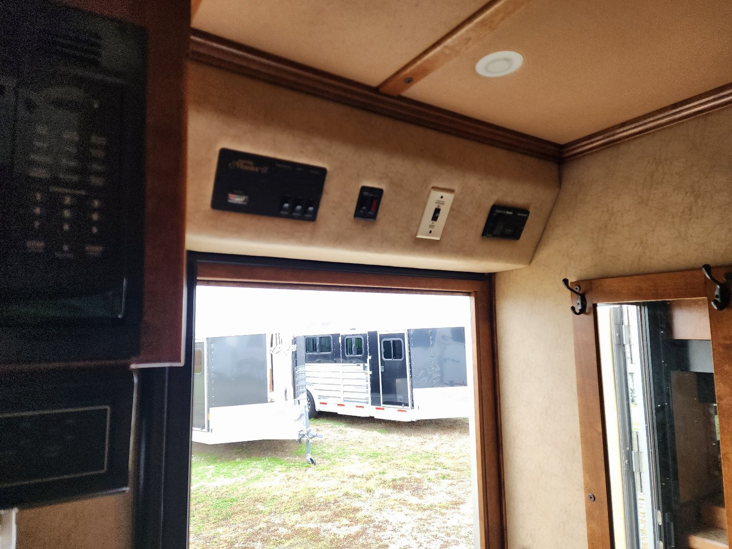 Used 2013 4-Star 4/5 Horse Center Load 8 Pen Stock Trailer(NO TRADE)
