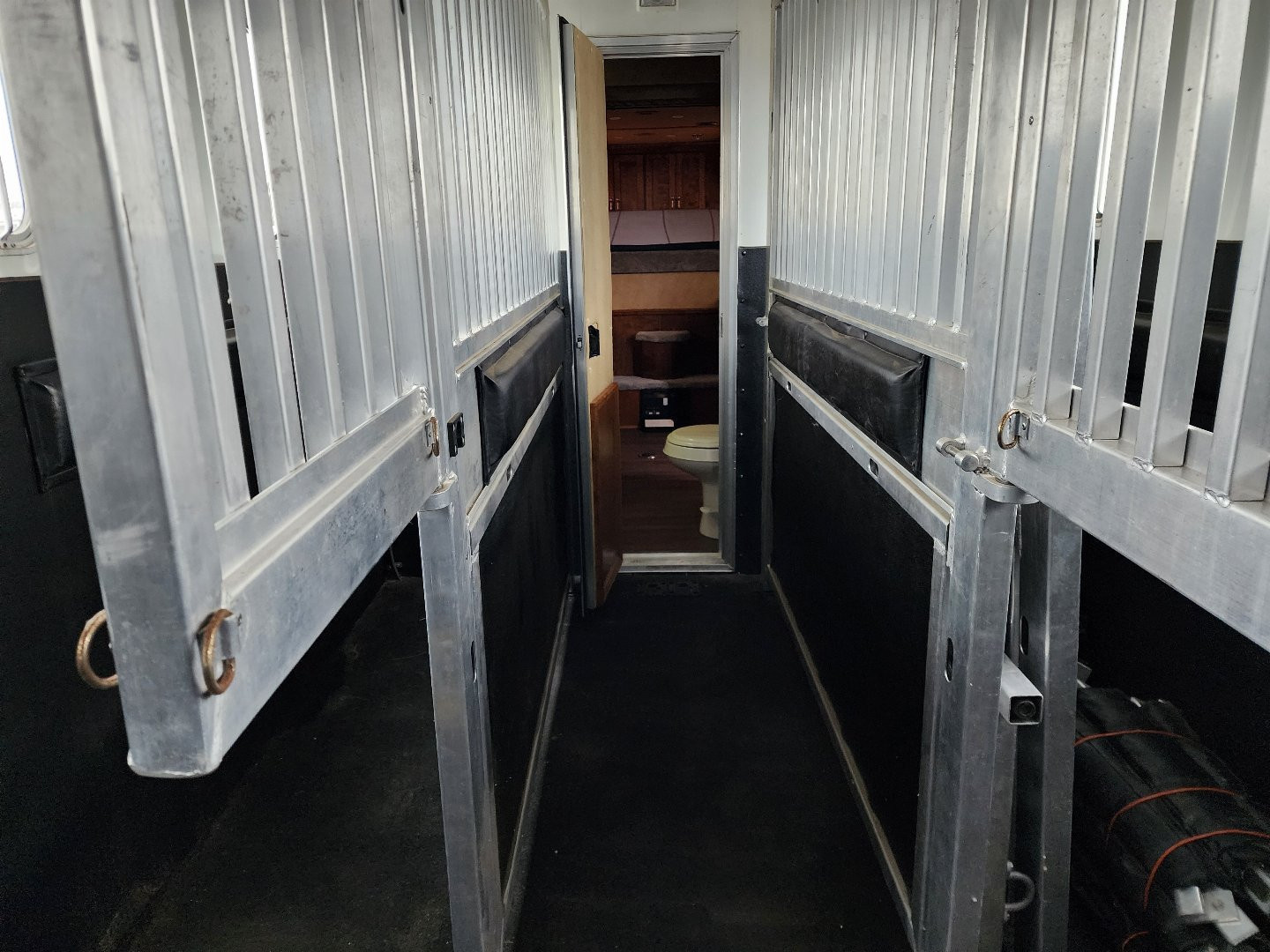 Used 2013 4-Star 4/5 Horse Center Load 8 Pen Stock Trailer(NO TRADE)