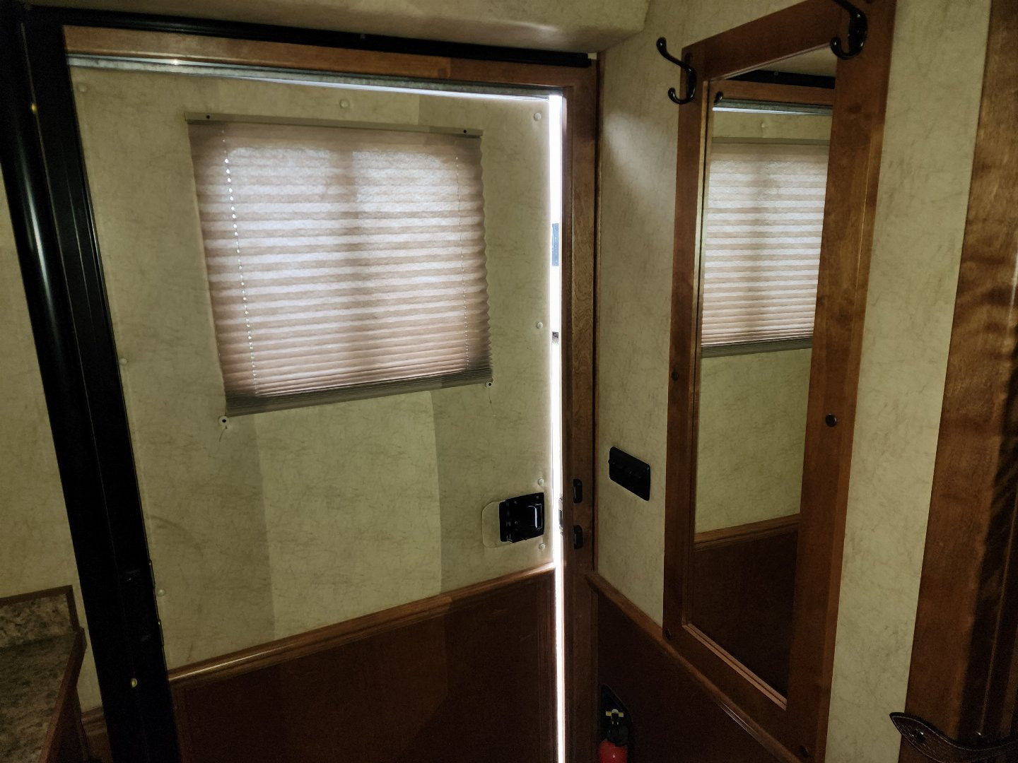 Used 2013 4-Star 4/5 Horse Center Load 8 Pen Stock Trailer(NO TRADE)