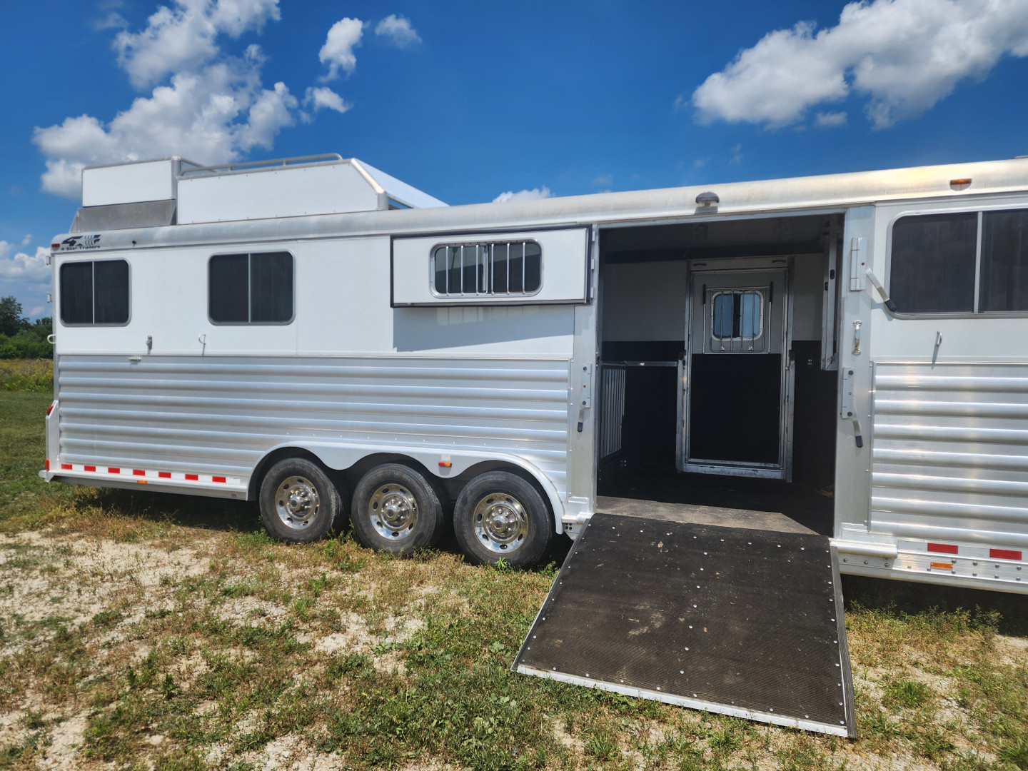 Used 2013 4-Star 4/5 Horse Center Load 8 Pen Stock Trailer(NO TRADE)