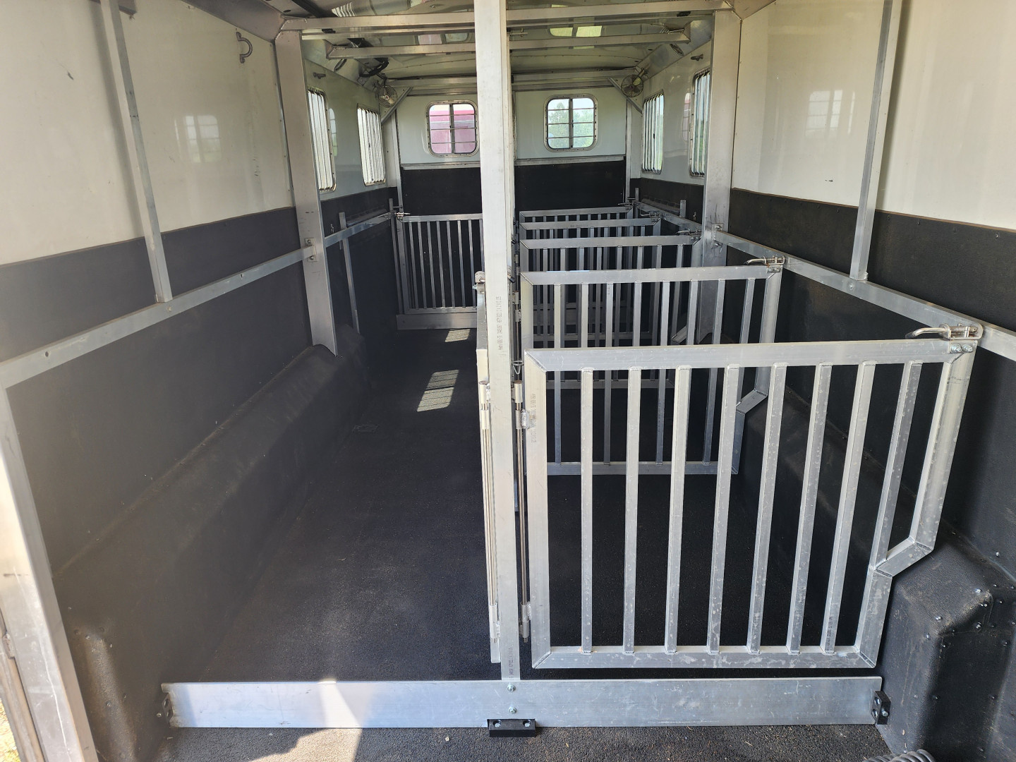 Used 2013 4-Star 4/5 Horse Center Load 8 Pen Stock Trailer(NO TRADE)