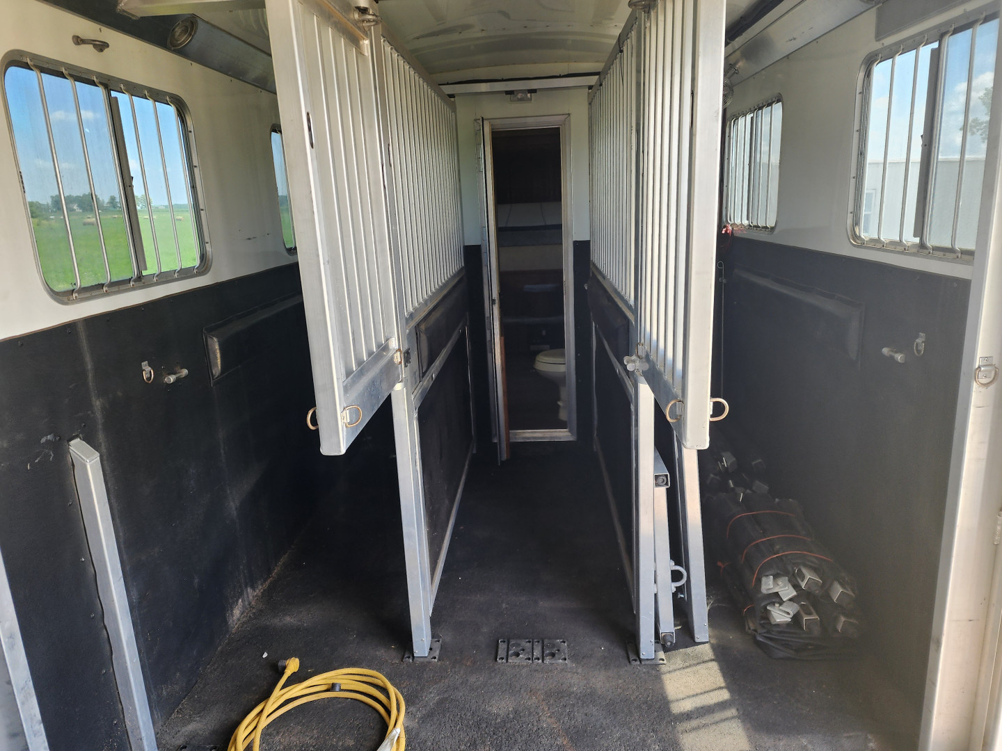 Used 2013 4-Star 4/5 Horse Center Load 8 Pen Stock Trailer(NO TRADE)