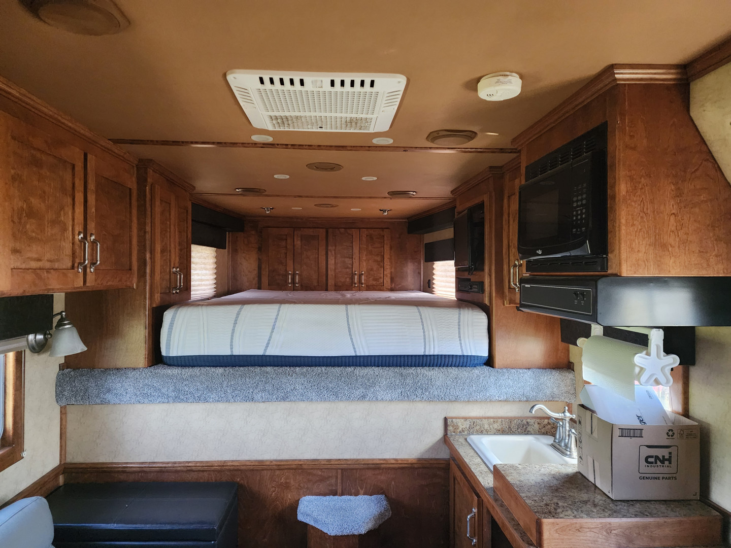 Used 2013 4-Star 4/5 Horse Center Load 8 Pen Stock Trailer(NO TRADE)