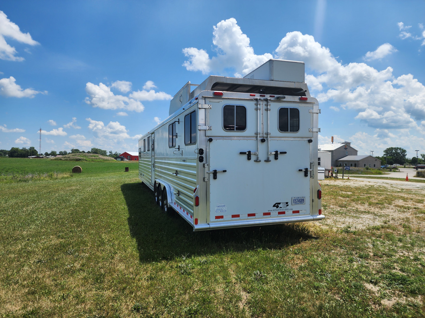 Used 2013 4-Star 4/5 Horse Center Load 8 Pen Stock Trailer(NO TRADE)