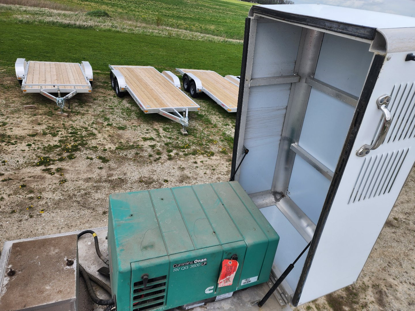 Used 2013 4-Star 4/5 Horse Center Load 8 Pen Stock Trailer(NO TRADE)