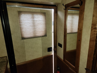 Used 2013 4-Star 4/5 Horse Center Load 8 Pen Stock Trailer(NO TRADE)