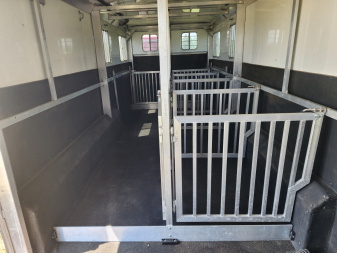 Used 2013 4-Star 4/5 Horse Center Load 8 Pen Stock Trailer(NO TRADE)