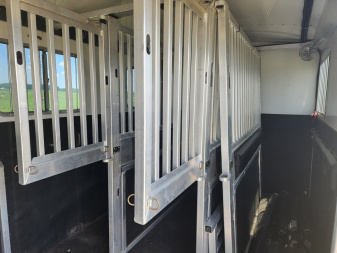 Used 2013 4-Star 4/5 Horse Center Load 8 Pen Stock Trailer(NO TRADE)