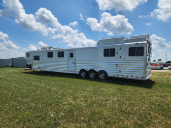 Used 2013 4-Star 4/5 Horse Center Load 8 Pen Stock Trailer(NO TRADE)