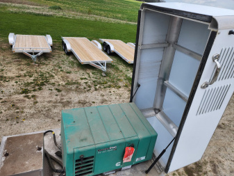 Used 2013 4-Star 4/5 Horse Center Load 8 Pen Stock Trailer(NO TRADE)