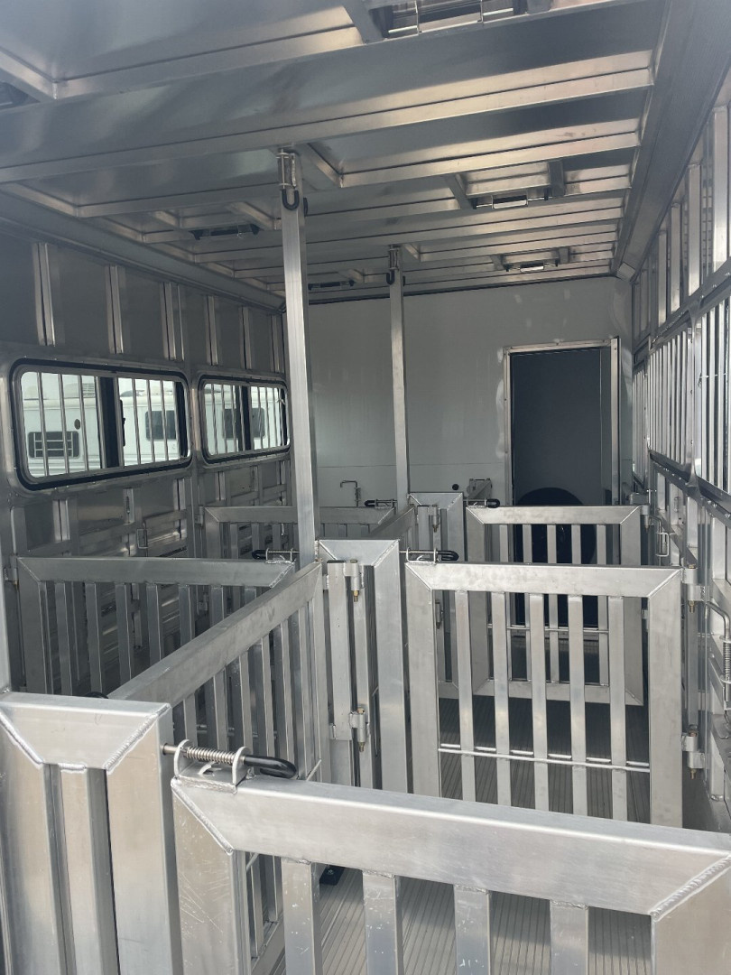 New 2026 FrontierLow Pro 6 Pen/ Stock Combo Trailer