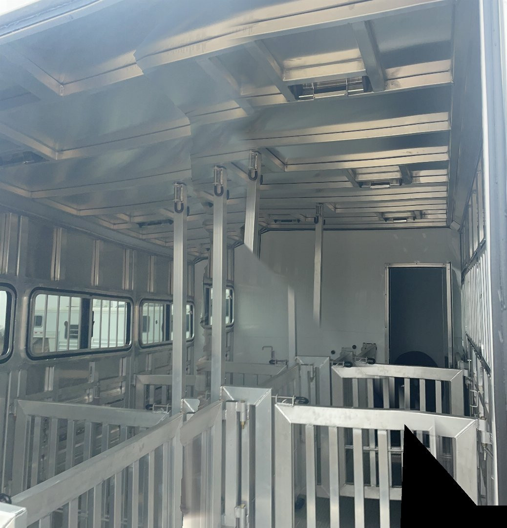 New 2026 FrontierLow Pro 6 Pen/ Stock Combo Trailer