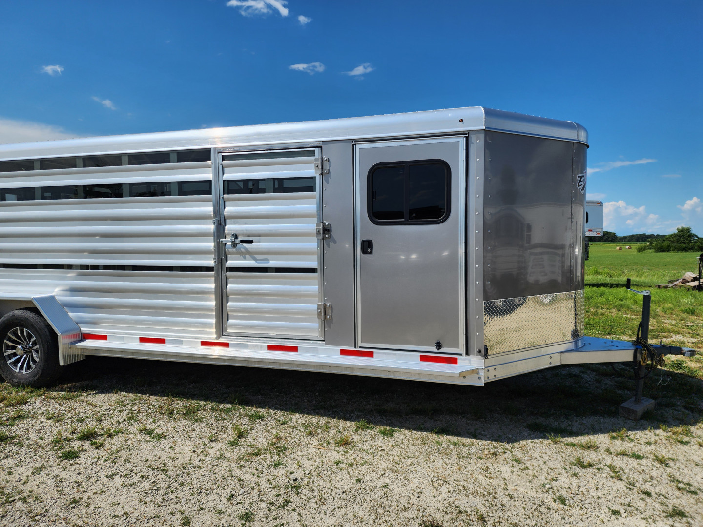 New 2025 Exiss STC 722 4 Pen / Stock Combo B/P Trailer