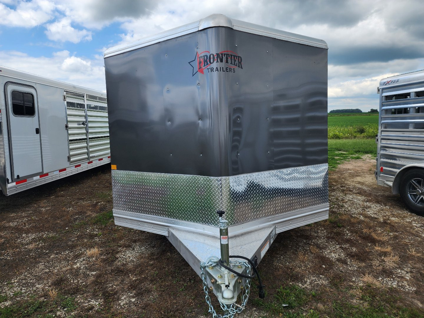 New 2026 Frontier Stock Low Pro 820 DDFW 8 Pen/ Stock Combo Trailer