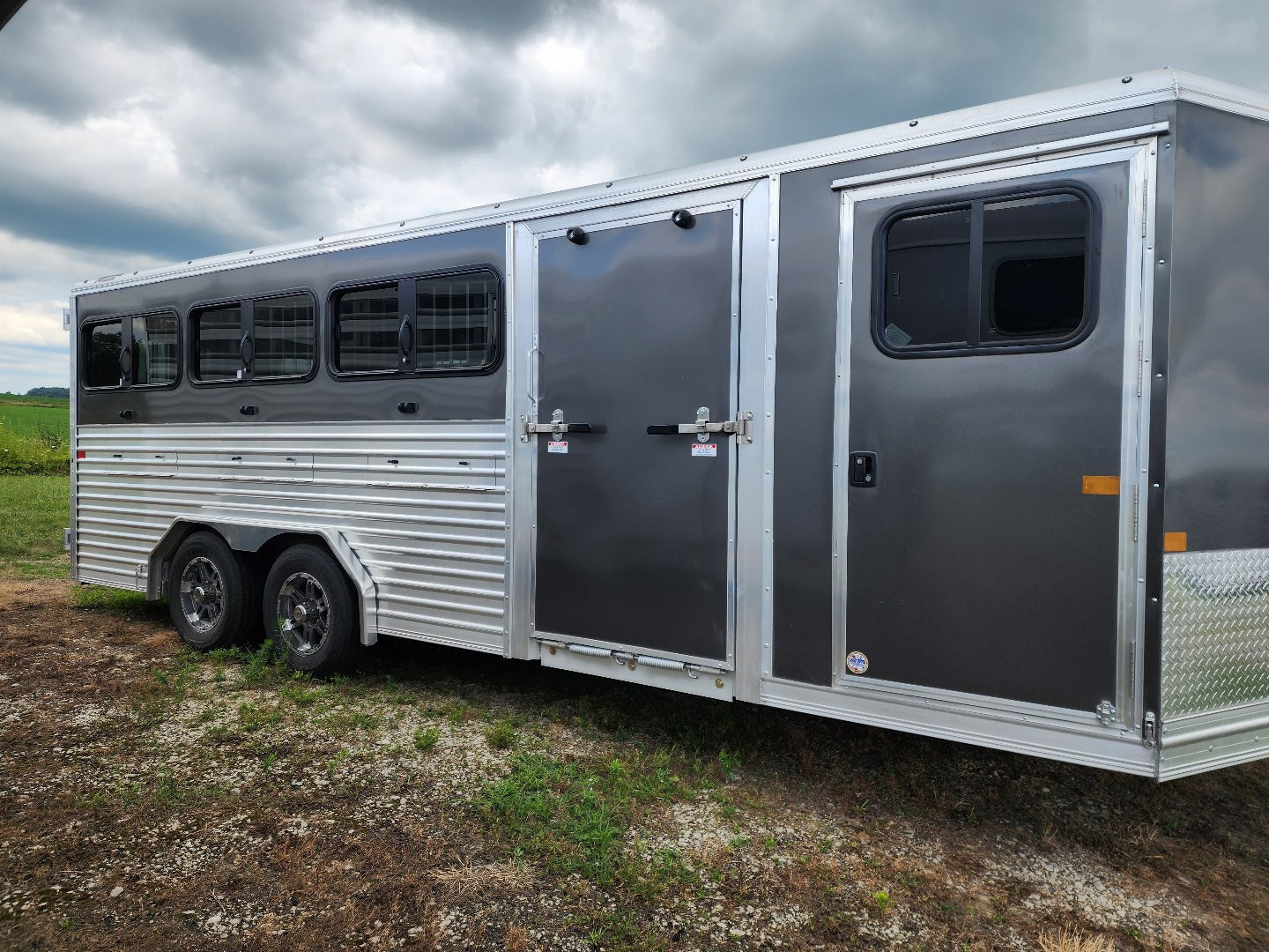 New 2026 Frontier Stock Low Pro 820 DDFW 8 Pen/ Stock Combo Trailer