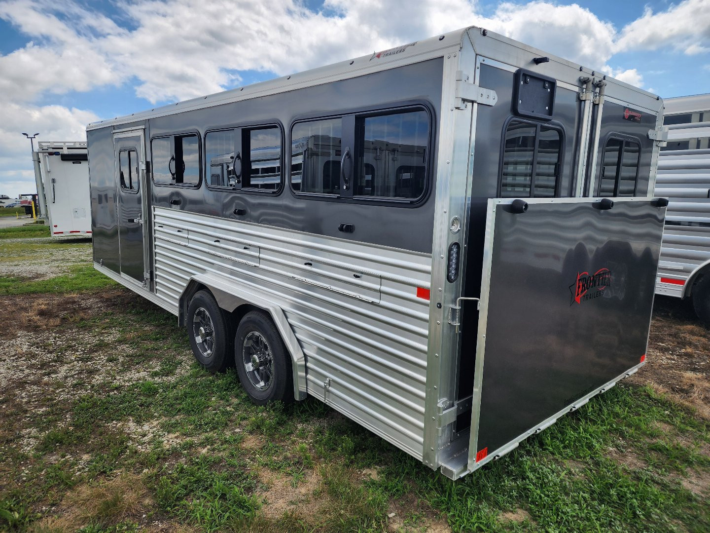 New 2026 Frontier Stock Low Pro 820 DDFW 8 Pen/ Stock Combo Trailer