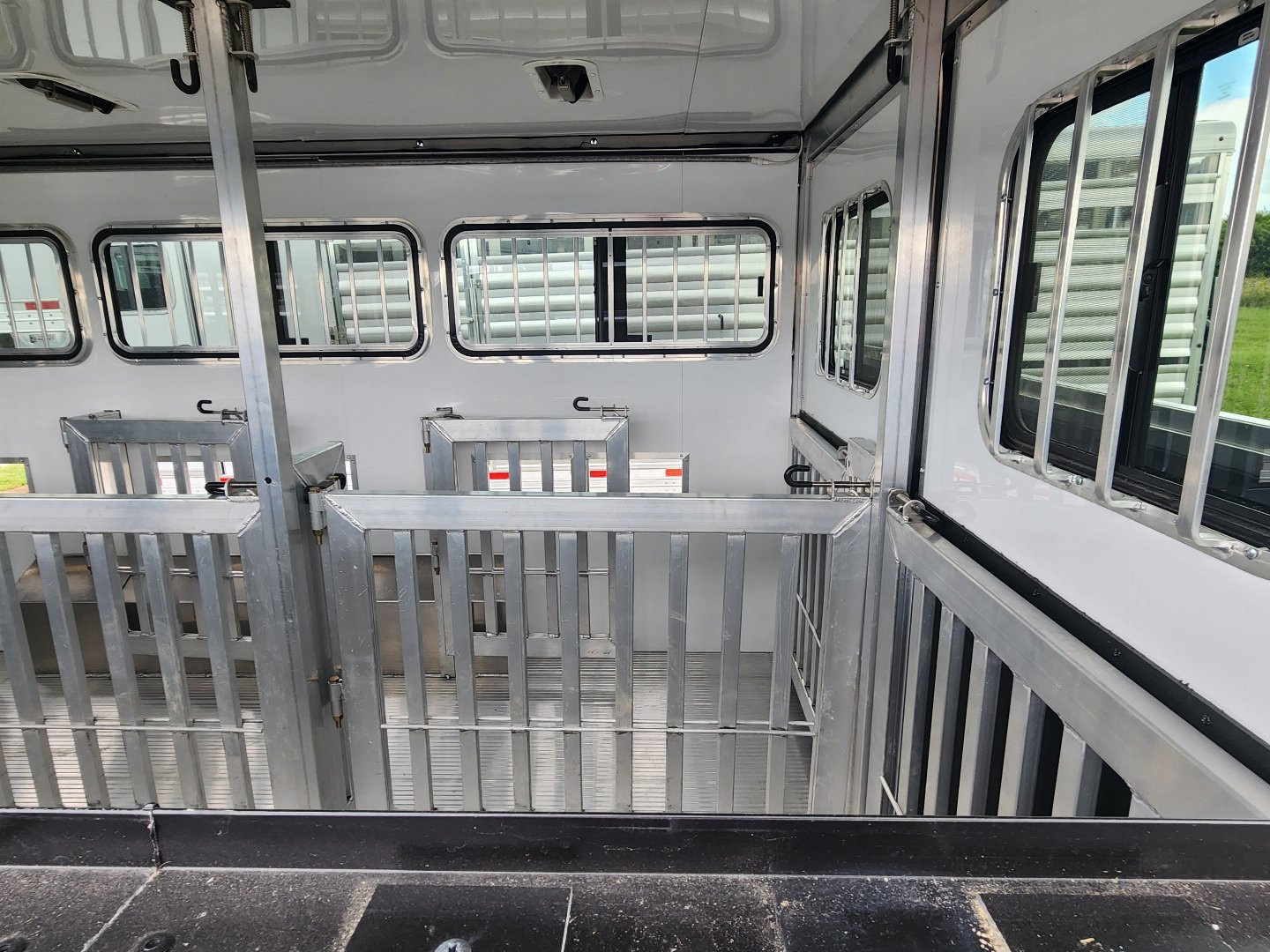 New 2026 Frontier Stock Low Pro 820 DDFW 8 Pen/ Stock Combo Trailer