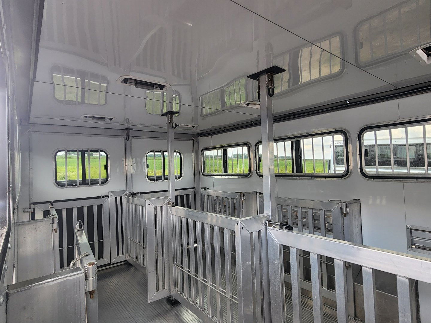 New 2026 Frontier Stock Low Pro 820 DDFW 8 Pen/ Stock Combo Trailer