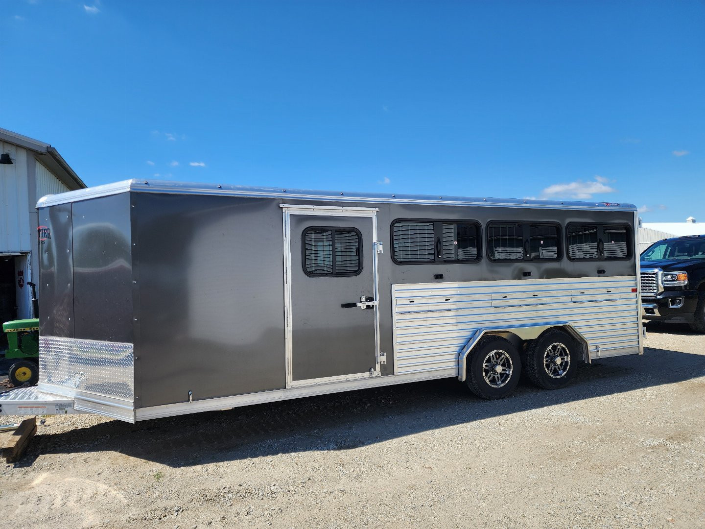 New 2026 Frontier Stock Low Pro 820 DDFW 8 Pen/ Stock Combo Trailer