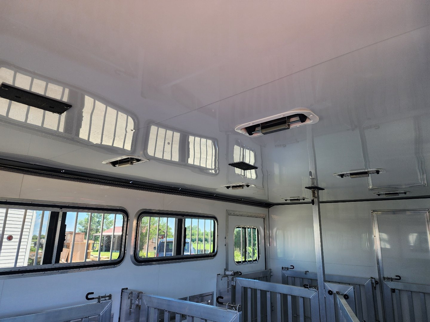 New 2026 Frontier Stock Low Pro 820 DDFW 8 Pen/ Stock Combo Trailer