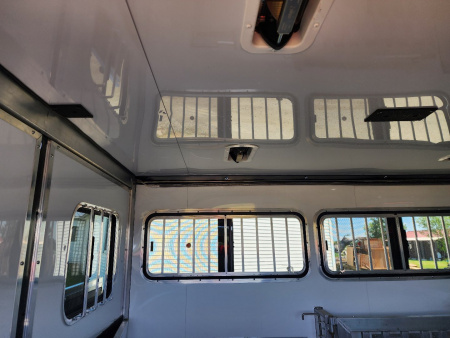 New 2026 Frontier Stock Low Pro 820 DDFW 8 Pen/ Stock Combo Trailer