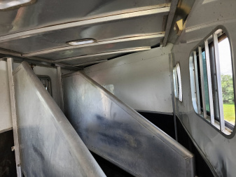 Used 2006 Exiss 4 Horse Trailer