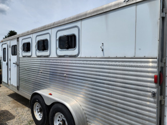 Used 2006 Exiss 4 Horse Trailer