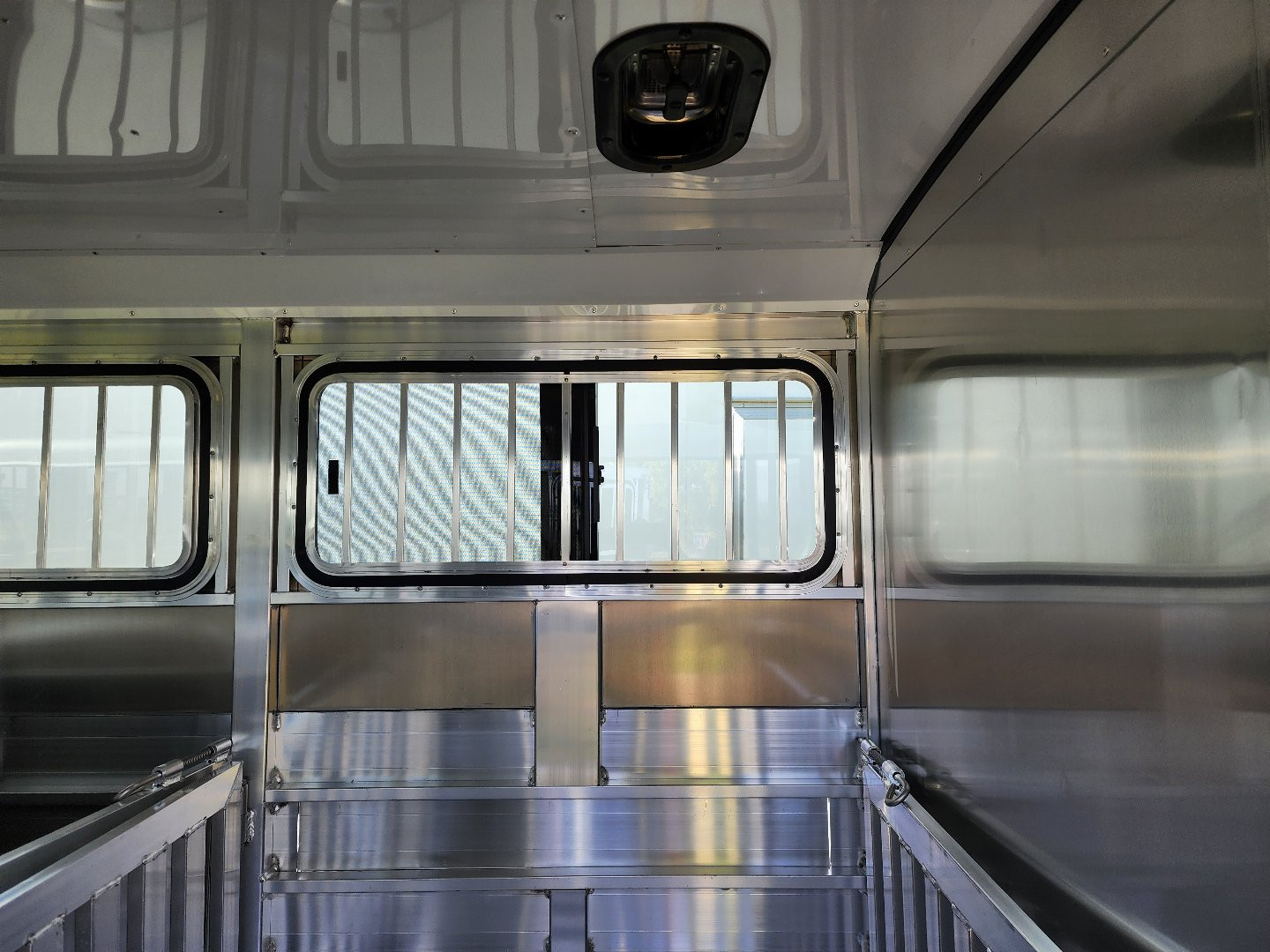 New 2024 Exiss Exhibitor 720W 8 Pen / Stock Combo Trailer