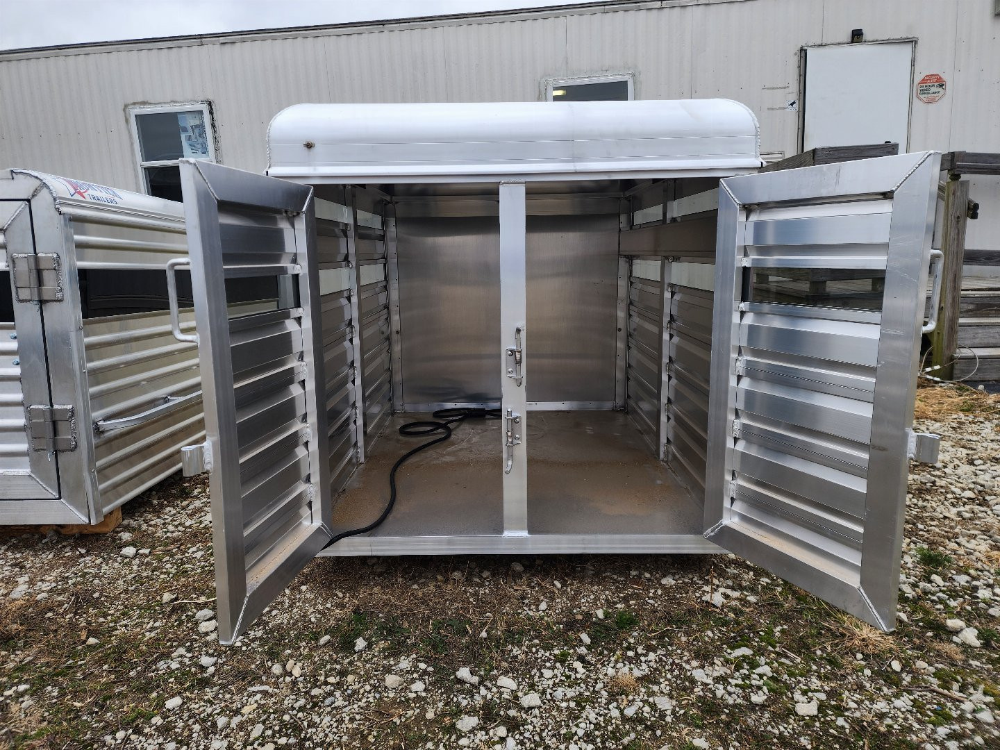 New 2025 Exiss Livestock Box Truck Box