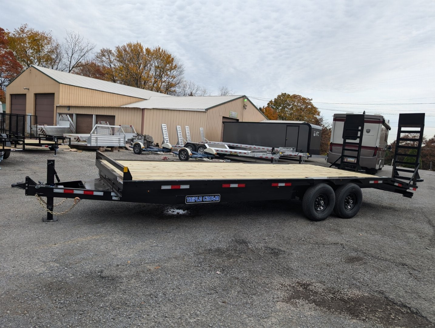 New 2025-Triple-Crown-Trailers-8.5&#215;24-14K-Deck-Over-Trailer-37371