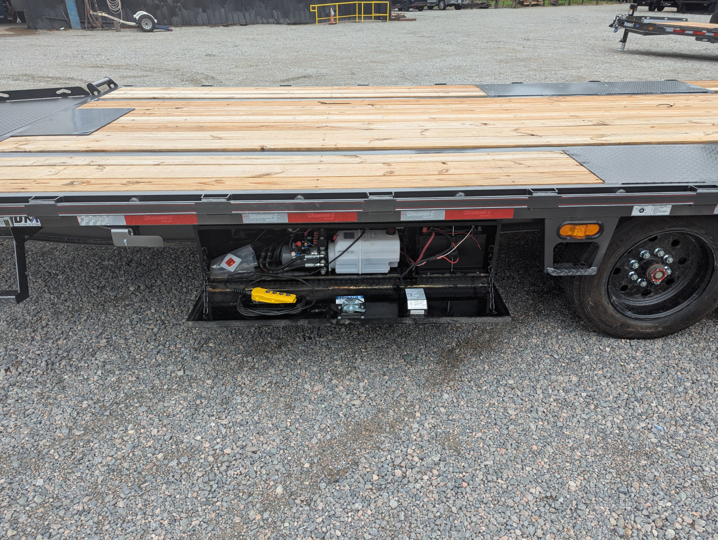 New 2025 Diamond C 22' DET Deckover Tilt Trailer 18000 GVWR