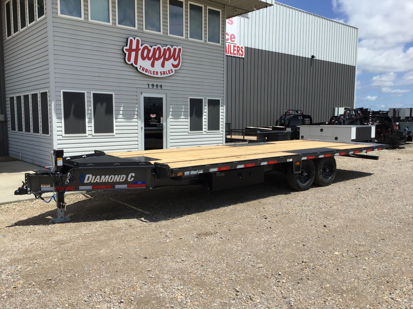New 2025 Diamond C 102"x24' BP HD Deckover Tilt Trailer - DET207