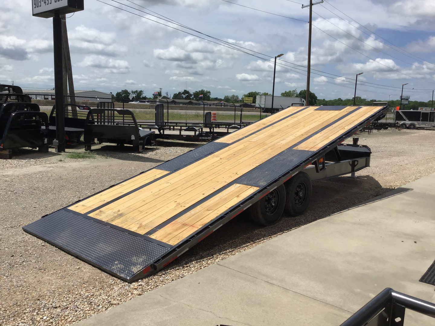 New 2025 Diamond C 102"x24' BP HD Deckover Tilt Trailer - DET207