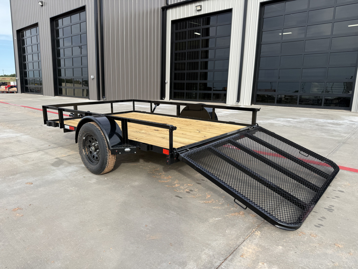 New 2025 X-On 77"x10' Single Axle Utility Trailer - U2