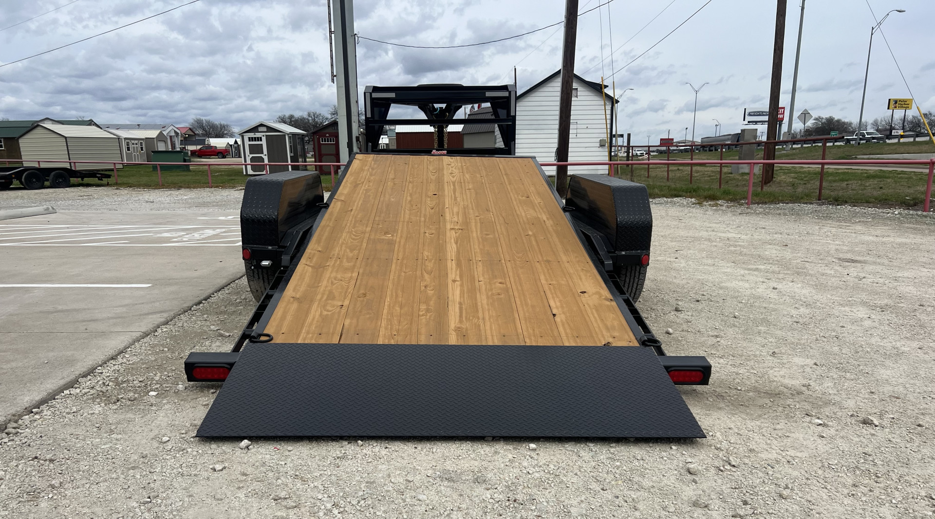 New 2026 PJ 83"x24' Gooseneck Equipment Tilt Trailer – T6