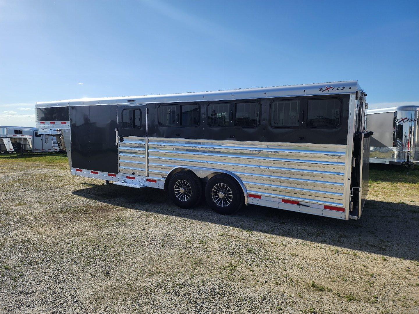 New 2025 Exiss Exhibitor 8022W 8 Pen / Stock Combo Trailer