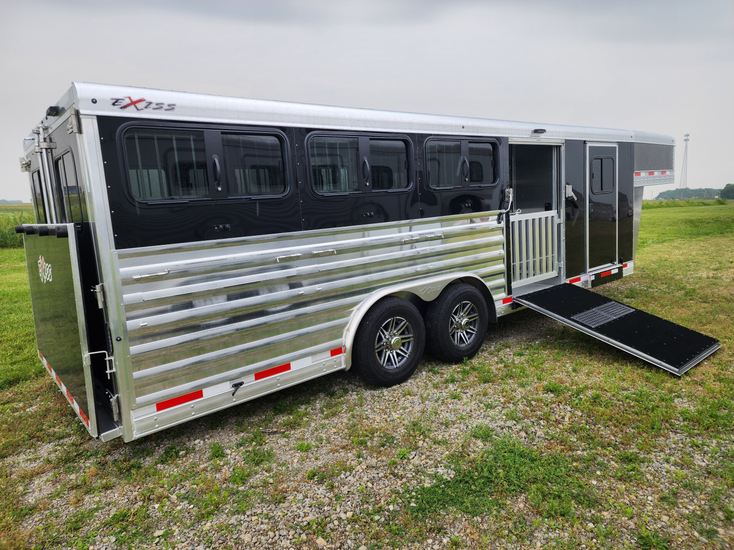 New 2025 Exiss Exhibitor 8022W 8 Pen / Stock Combo Trailer