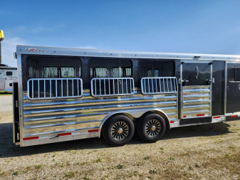 New 2025 Exiss Exhibitor 8022W 8 Pen / Stock Combo Trailer