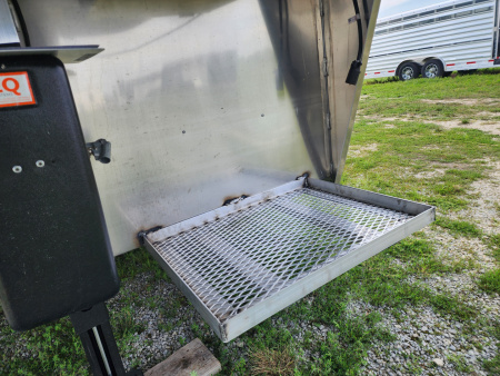 New 2025 Exiss Exhibitor 8022W 8 Pen / Stock Combo Trailer