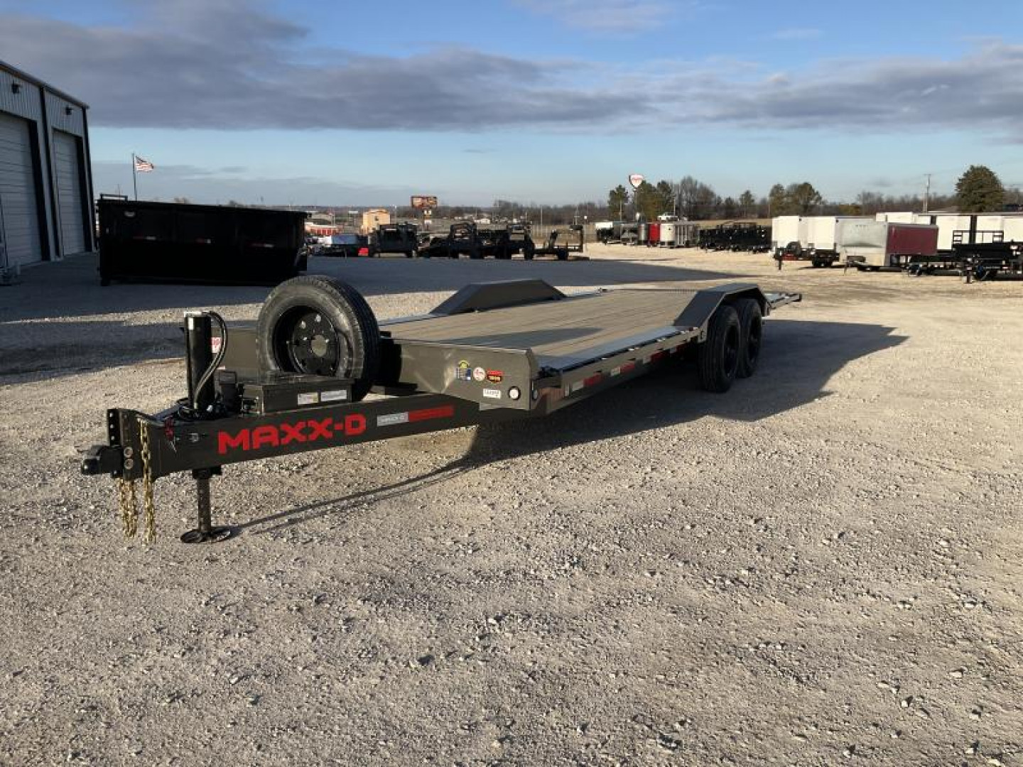 New 2026 102”x24’ MAXX-D BP HD Channel Power Tilt – T8X